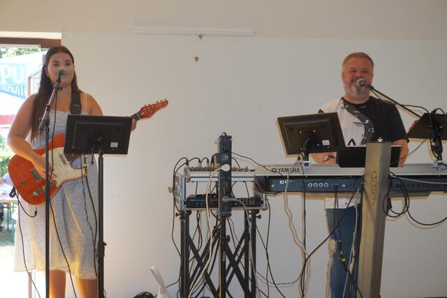 Theresa Portschy und Ernst Teveli machten Stimmungsmusik. | Foto: Michael Strini