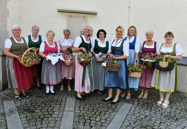 Goldhauben- und Kopftuchgruppe Saxen | Foto: Rudolf Dornik