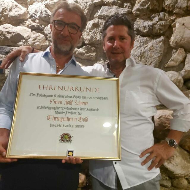 Josef Unterer (EHC Kundl Vereinspräsident) UND EHCK-Vereinsobmann Gerhard Maier (re.). | Foto: EHCK