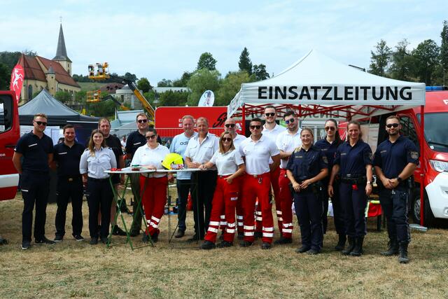 Feuerwehr, Rotes Kreuz und Polizei waren bei der Strudengauer Messe in Waldhausen in der "Blaulicht-Zone" vertreten. | Foto: Christian Strach/BFK Perg