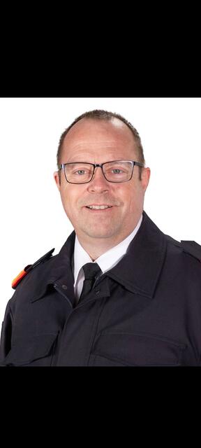 Die Feuerwehren haben sich mittlerweile mit Insektenanzügen bzw. Imkeranzügen ausgestattet, wie Bezirksfeuerwehrkommandant Christian Edlinger bestätigt | Foto: BFK