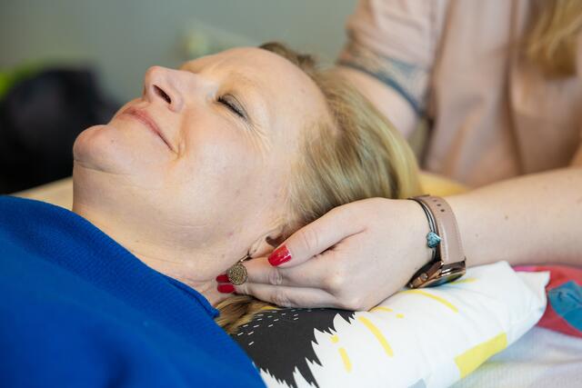 Access Bars ist eine energetische Methode, die auf 32 Punkten am Kopf basiert | Foto: Cornelia Reich