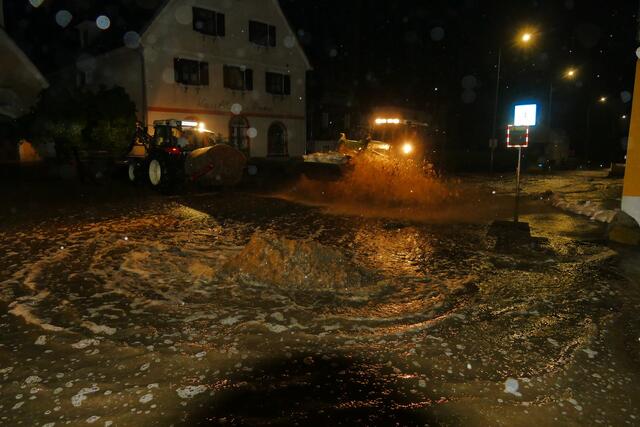 Mehrere Gebäude und der Ortskern wurden in Neumarkt geflutet. | Foto: BFV Murau