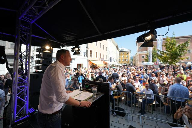 FPÖ-Wahlkampfveranstaltung in Hallein mit Herbert Kickl.  | Foto: Alois Endl