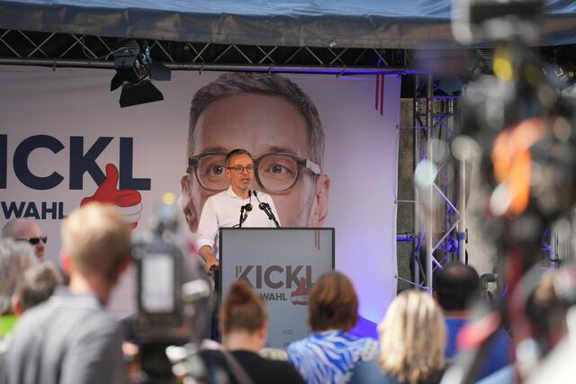 FPÖ-Wahlkampfveranstaltung in Hallein mit Herbert Kickl.  | Foto: Alois Endl