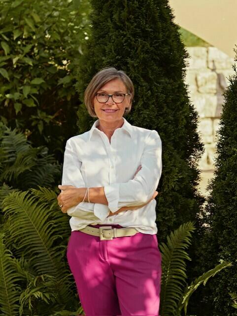 Barbara Bachler ist seit 30 Jahren Beraterin und Trainerin mit Fokus auf Strategiearbeit, Leadership-Entwicklung, Begleitung von Teams und Führungsteams sowie (Top-Management) Coachings.

Internationale Erfahrung in Deutschland, Frankreich, Österreich und der Schweiz sowie im Arbeiten mit multikulturellen Teams und Unternehmen. | Foto: Barbara Bachler