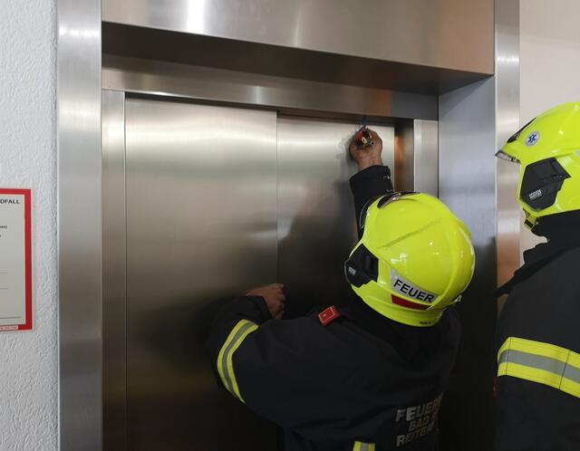Zu einer Liftöffnung wurden die Ischler Feuerwehrleute am vergangenen Montag gerufen. | Foto: Feuerwache Reiterndorf