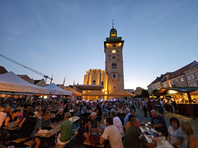 Zahlreiche Besucher haben den lauen Sommerabend genossen.