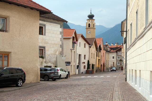 42 # 1219: auf der SS41 ein Blick zurück in Richtung Nord- Westen und zum Kirchturm der Frauenkirche. | Foto: © by Ing. Günter Kramarcsik