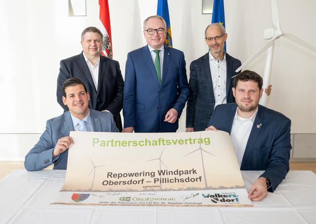 Modernisierung der Windräder im Winparl Oberesdorfd- Pillichsdorf. | Foto: NLK Burchhart