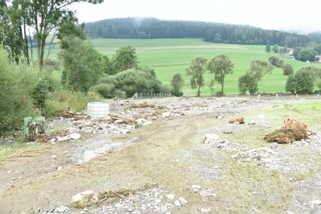 Ganze Felder sind überflutet. | Foto: FF/Horn