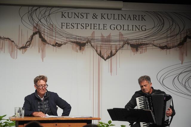 Schauspielstar Tobias Moretti und Akkordeonist Siggi Haider bei den 25. Gollinger Festsspielen. | Foto: Emanuel Hasenauer