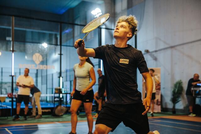 Vollen Fokus legt Raphasel Kokas nicht nur mein
Bahnradfahren an den Tag, sondern auch im Rahmen der Sportchallenge beim Badminton. | Foto: Philipp Lipiarsk