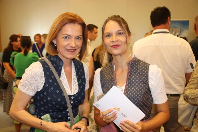 Simone Schmiedtbauer (l.) und Verena Kicker. | Foto: MeinBezirk
