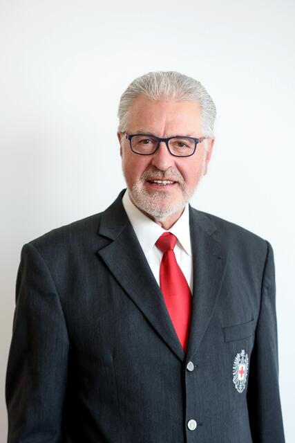 Viele Innovationen im Rettungsdienst und auch die Bewältigung der Corona-Krise in Oberösterreich tragen die Handschrift des verstorbenen Rot-Kreuz-Präsidenten Walter Aichinger.  | Foto: OÖRK/Weihbold