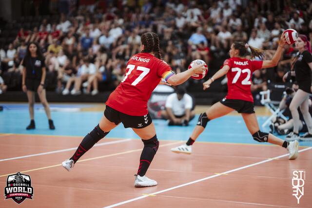 Evtimiya Kulnigg ist als älteste Spielerin auch Kapitänin. | Foto: Nadine Studeny Photography