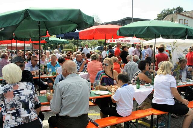 Das Werndorfer Schmankerlfest ist wieder da und wartet u.a. mit Almsterz und Kasspatz’n, erlesenen Weinen und regionalem Bier auf.  | Foto: Edith Ertl