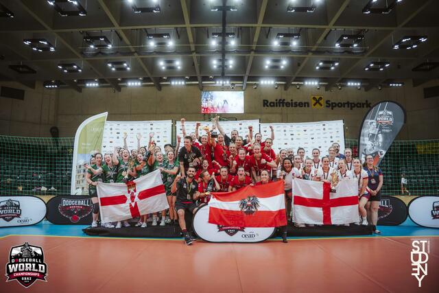Die Spielerinnen aus Nordirland konnten in Finale besiegt werden. | Foto: Nadine Studeny Photography