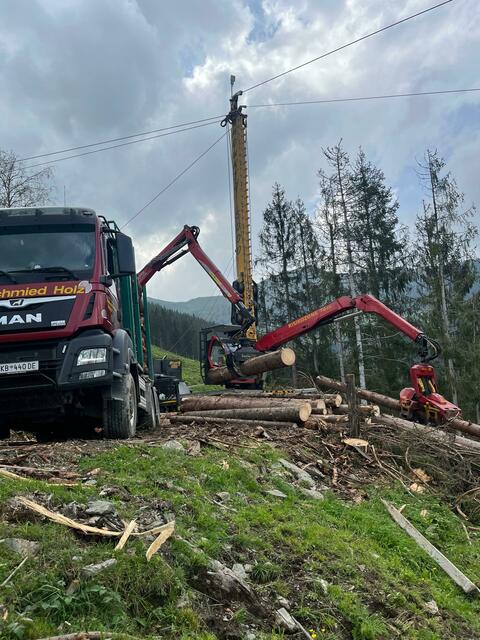 Der Großteil muss mit Seilbahnen geerntet werden. | Foto: Sandbichler