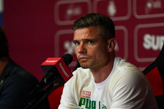 Rapid ist gegen den SC Braga nicht der Favorit. Trainer Robert Klauß blickt zuversichtlich auf das Rückspiel. (Archiv) | Foto: Newspix / EXPA / picturedesk.com
