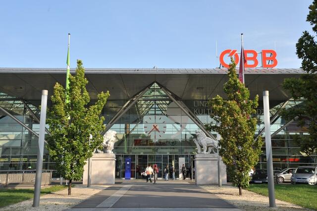 Der Linzer Hauptbahnhof: Einst jahrelang die Nummer eins unter Österreichs Bahnhöfen – mittlerweile auf Platz acht abgerutscht. | Foto: Stadt Linz