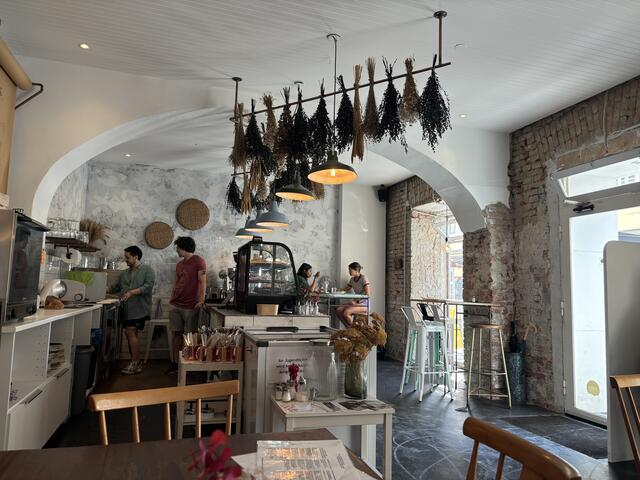 Das Nook ist in der Altgasse 12. Doch von der jetzigen Baustelle vor der Tür bekommt man nichts mit.  | Foto: RosaBesler/MeinBezirk