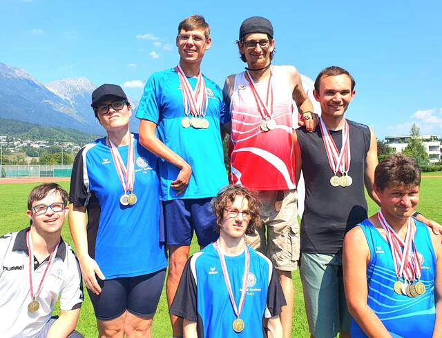 Bei der Tiroler Leichtathletikmeisterschaft für Menschen mit Behinderung glänzten Breitenwangs Sportler mit zahlreichen Medaillen. | Foto: Stütz