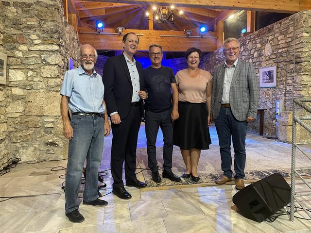 Bernhard Wolfsgrube, Stefan Haider, Michael Sgiarovello, Michaela Scheurer, Reinhard Antolitsch (von links) | Foto: Marktgemeinde Arnoldstein
