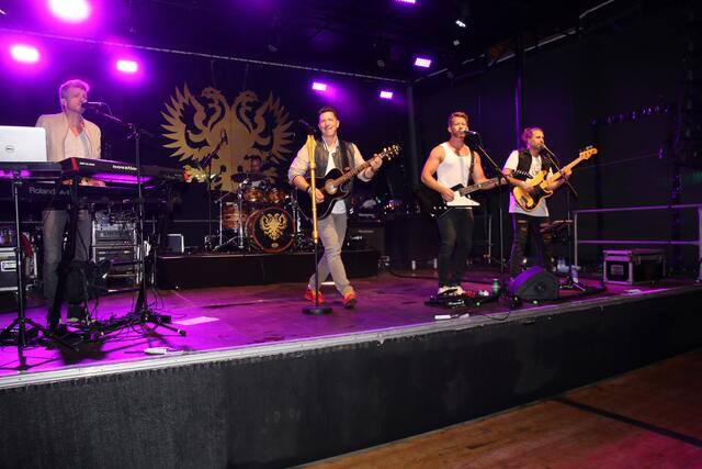 „Die Wilden Kaiser“ Clemens, Philipp, Christopher, Knut und Georg sorgten beim Seefest für beste Stimmung. | Foto: Eduard Wimmer