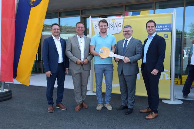 Ortsvorsteher Manuel Scherscher, Amstettens Bürgermeister Christian Haberhauer, Arzt Daniel Bauer, Landesrat Ludwig Schleritzko, Gedesag-Geschäftsführer Peter Forthuber | Foto: Stadt Amstetten