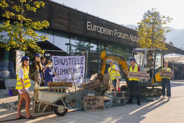 Zweimal protestierte die Klimagerechtigkeitsbewegung Fridays For Future in der letzten Woche des Europäischen Forums in Alpbach.  | Foto: FFF