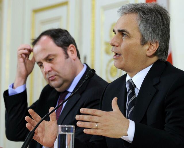 SPÖ-Bundeskanzler Werner Faymann (l.) mit seinem damaligen ÖVP-Vizekanzler Josef Pröll im Jahr 2008. | Foto: APA / picturedesk.com