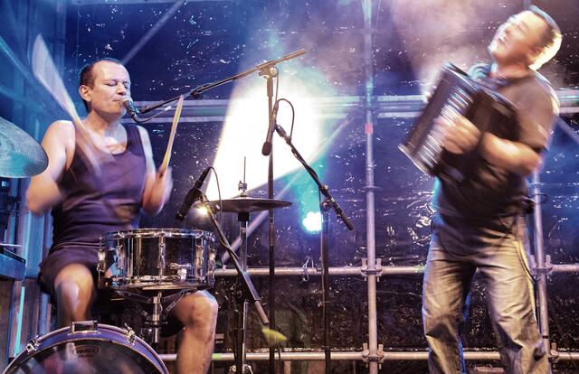 Attwenger muss man mögen! Das Duo tritt am 1. November in Knittelfeld auf. | Foto: Hans Lauer