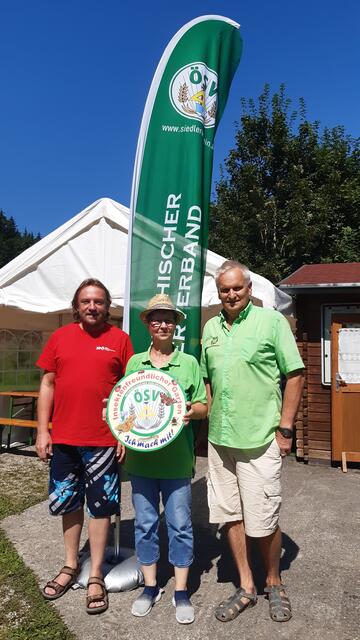 Bürgermeister Peter Helml, Siedlervereinsobfrau Veronika Hager, Landesgartenfachberater Willi Frickh. | Foto: Peter Treibenreif