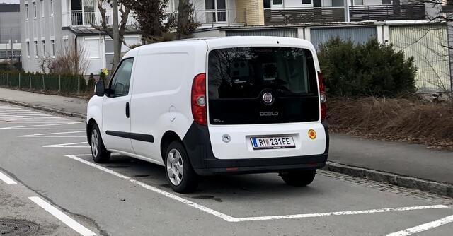 Wer dieses Auto sieht, sollte schnell den Fuß vom Gas bewegen. Dieser Fiat Doblo ist ein Radar-Auto. | Foto: MB