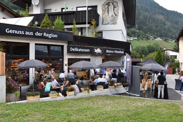 Schön ist es geworden, das neue Genussplatzl in Neustift. | Foto: Kainz