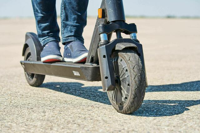 In Wels und Mondsee wurden drei E-Scooter-Fahrer wegen Verkehrsverstößen angehalten. | Foto: ÖAMTC (Symbolfoto)