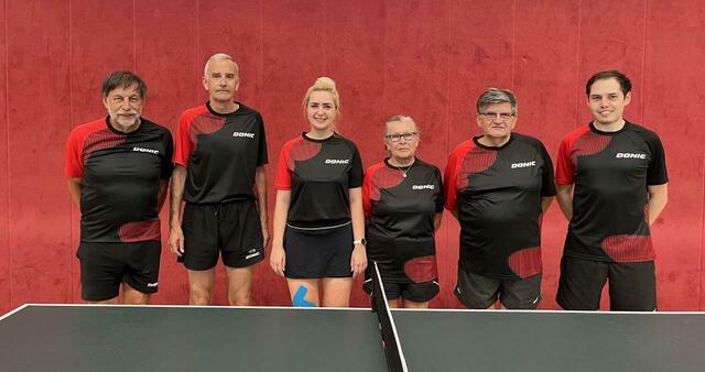 
Schiri Auswahl 2024 : Gerhard Walch, Wolfgang Wulz, Anna Rasse, Helga Sperka, Walter Ast, Martin Maierhofer | Foto: Foto: ÖTTV