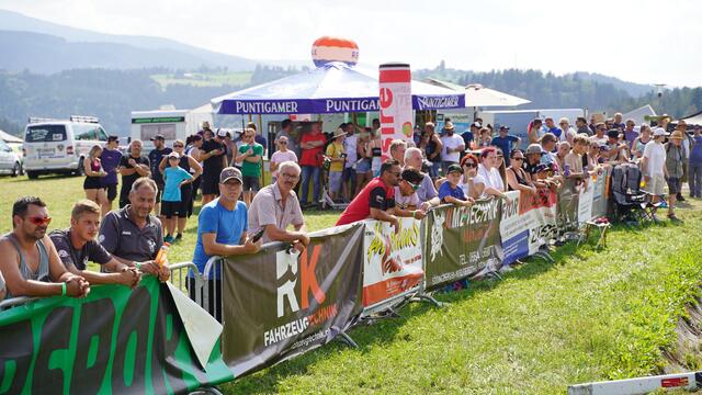 Große Begeisterung bei der Bergrallye, zahlreiche Fans kamen nach Voitsberg. | Foto: Reicher/Jud Motorsport