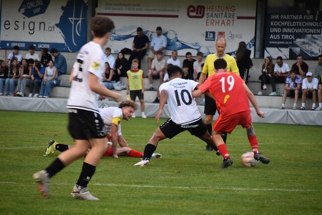 Torfabrik! Der SV Matrei schickte die Gäste mit 8:0 nach Hause. | Foto: Kainz