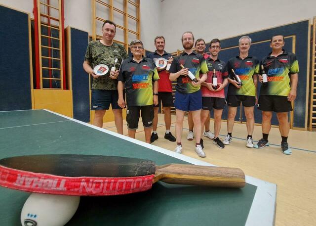 Donner Markus, Walter Ast, Werner Potzmann, Tom Doberenz, Hannes Starringer, Haniel Hauss, Reinhard Artner, Walter Emsenhuber
Meisterschaftsvorbereitung | Foto:  ÖTTV