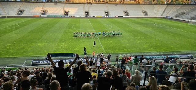 2.750 Fans beim Duell FC Wacker Innsbruck vs. SV Telfs in der tt.com Regionalliga Tirol. | Foto: Luggi