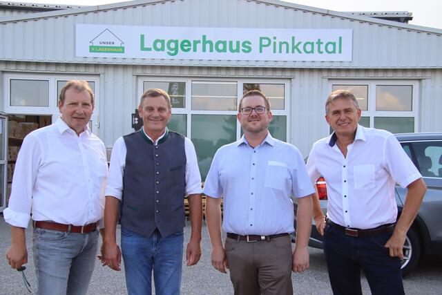 Lagerhaus-Chefetage bei der Eröffnung in Kulm: Aufsichtsratsvorsitzender Hans Peter Werderitsch, Obmann Johann Weber, Geschäftsführer Philipp Magdits, Obmannstellvertreter Robert Marlovits (von links). | Foto: Martin Wurglits
