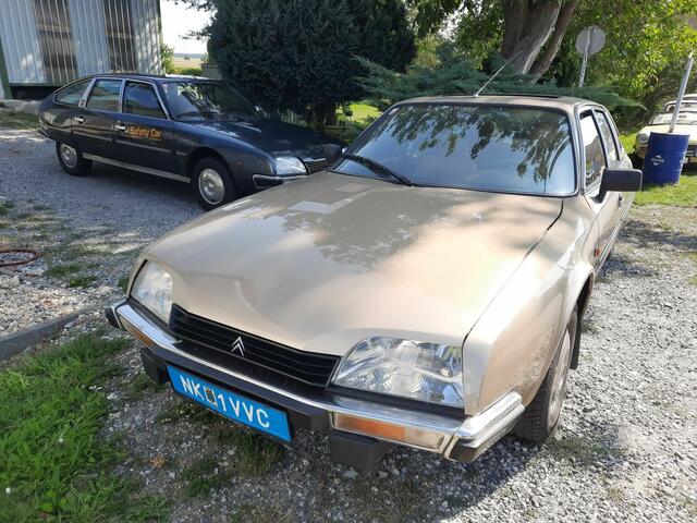 Michael Leitinger vom Autohaus Schachinger musste heuer mit seinem historischen "Safety Car" einige Pannen beheben.
 | Foto: privat/HB