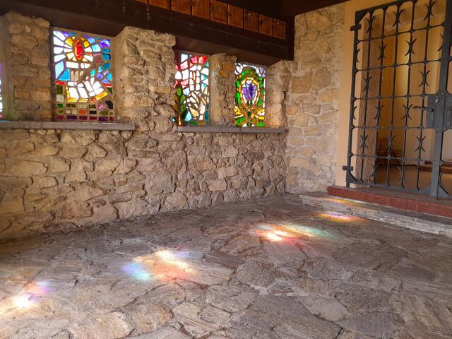 mit den schönen bunten Scheiben