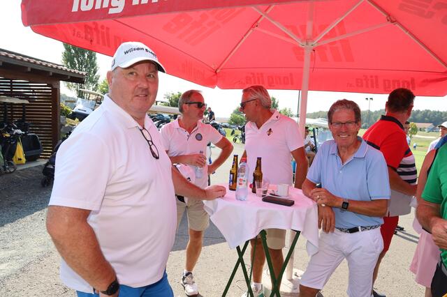 Auch das Zusammenstehen kam nicht zu kurz.  | Foto: Schleich