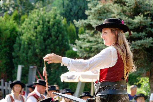 Leiterin Jugenblasorchester Christina Gell Kapellmeister stv. von St. Michael. | Foto: Peter Bolha