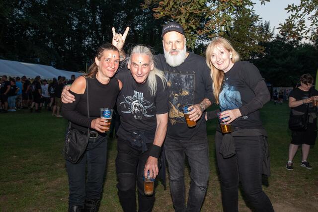 Eva Schlegl, Joachim Luetke, Armin Mair und Eva Bauer genossen den Festivalabend.
