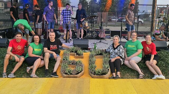 Beim Žabljak ziehen die Geresdorfer Vereine jedes Jahr "an einem Strick" und stellen ein tolles Fest auf die Beine. Heuer stand der Ortsverschönerungsverein mit seinem Jubiläum im Mittelpunkt des Geschehens.