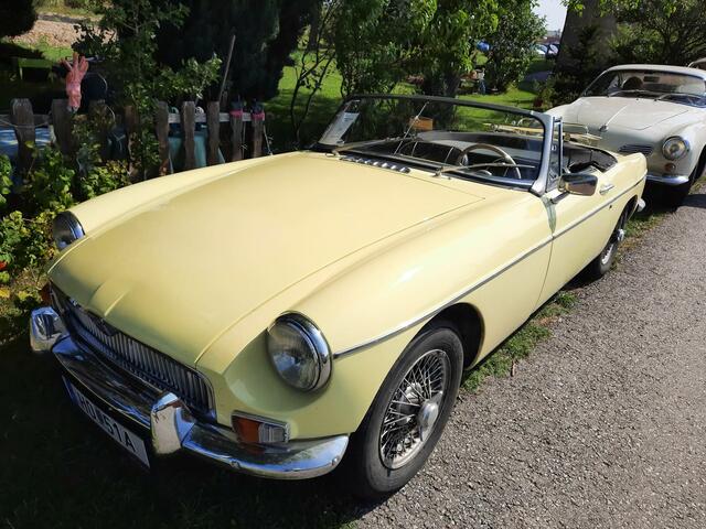 Diesmal waren mehr als 50 attraktive Oldtimer dabei. Hier der MG von Dr. Gerald Oppeck, Baujahr 1966.
 | Foto: privat/HB